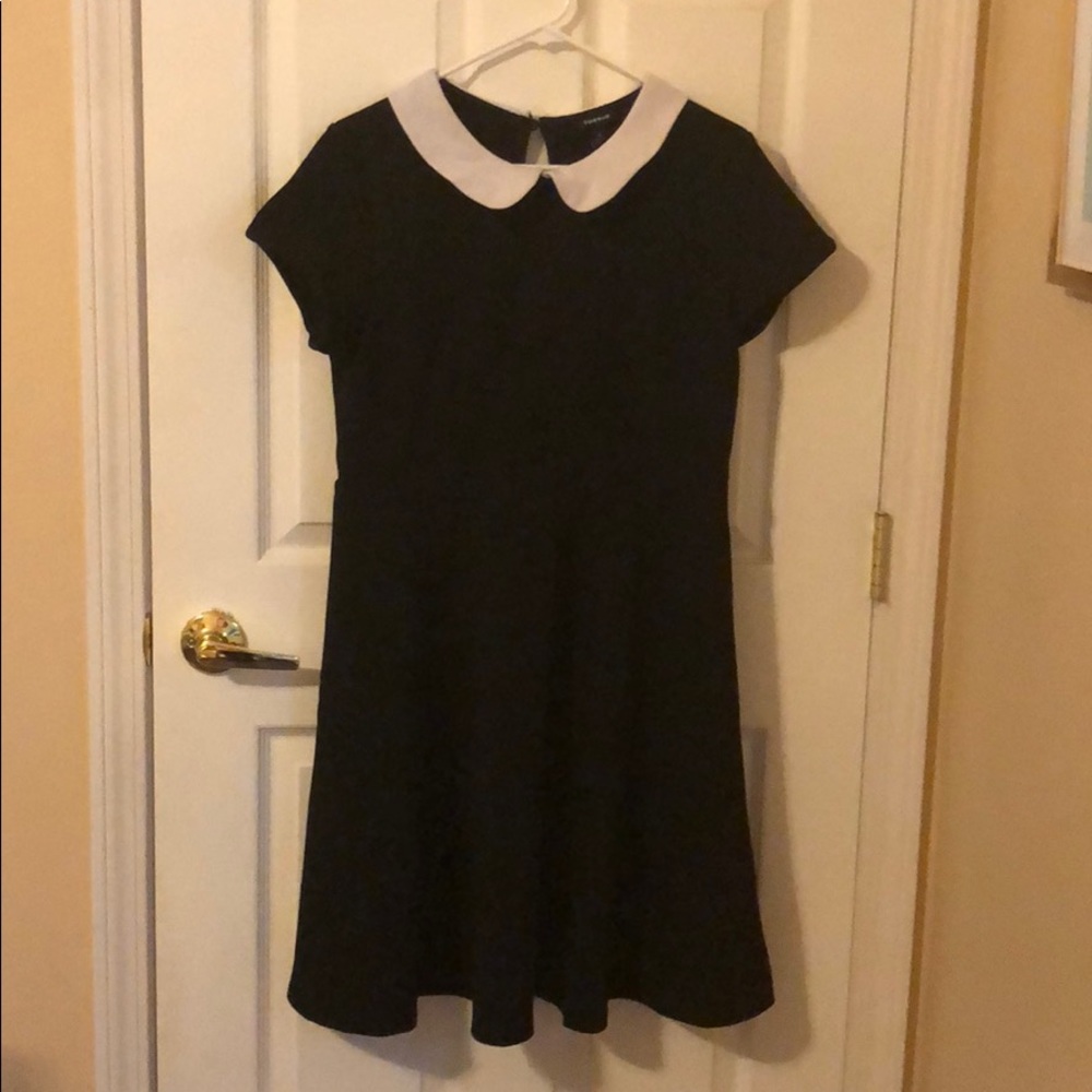 I’m Peter Pan collard dress